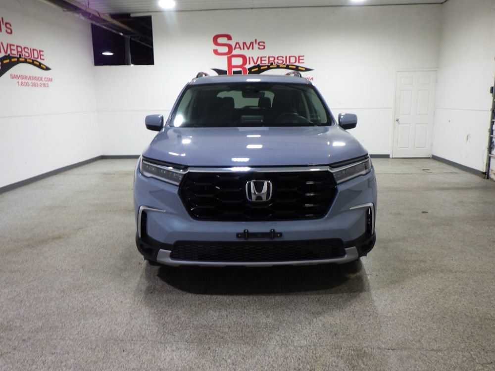 Used 2025 Honda Pilot Elite image 6