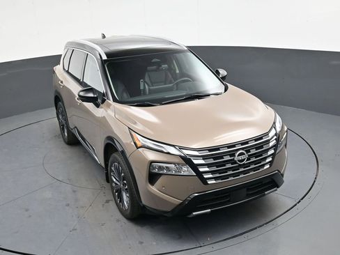 Used 2024 Nissan Rogue Platinum image 22