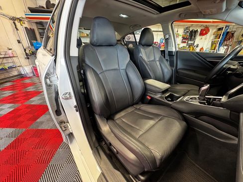 Used 2022 Subaru Legacy Limited XT image 9