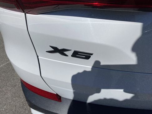 Used 2019 BMW X5 xDrive50i w/ Executive Package image 26