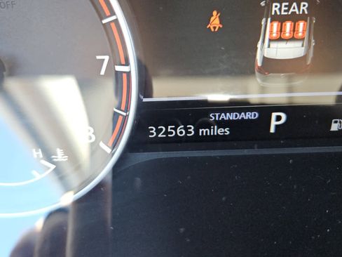 Used 2024 Nissan Rogue SV FWD image 15