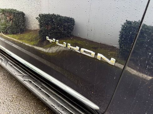 Used 2024 GMC Yukon SLT image 6