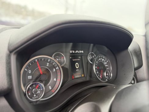 Used 2024 RAM 2500 Tradesman w/ Chrome Appearance Group image 13