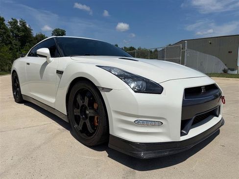 Used 2013 Nissan GT-R Black Edition AWD/4WD image 9