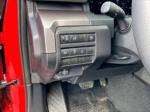 Used 2025 Toyota Tacoma TRD Off-Road AWD/4WD image 25