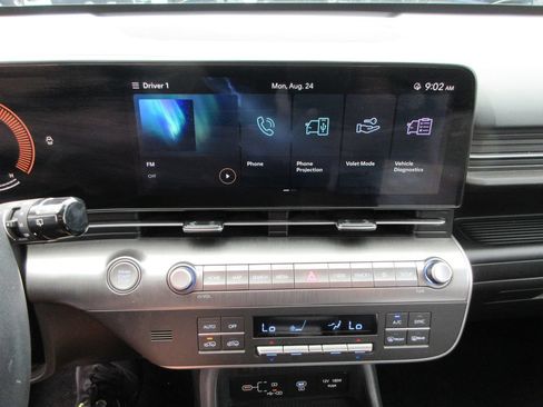 Used 2025 Hyundai Kona SEL AWD/4WD image 30