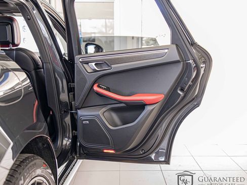 Used 2018 Porsche Macan GTS w/ Premium Package Plus image 41