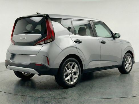 Used 2025 Kia Soul LX w/ LX Technology Package image 9