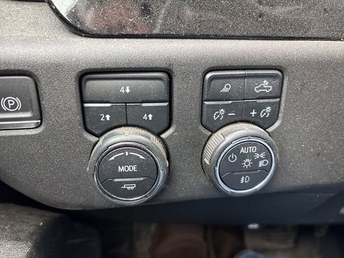 Used 2024 Chevrolet Silverado 2500 LT w/ Convenience Package image 14