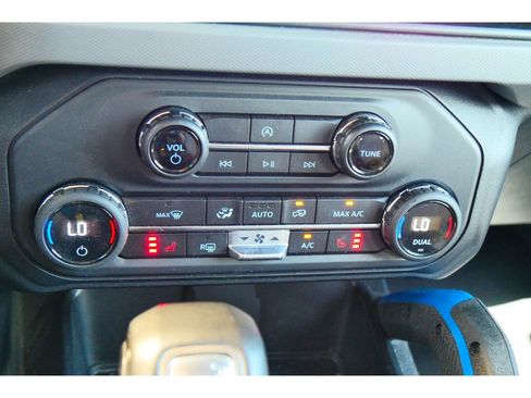 Used 2023 Ford Bronco Black Diamond w/ Sasquatch Package image 22