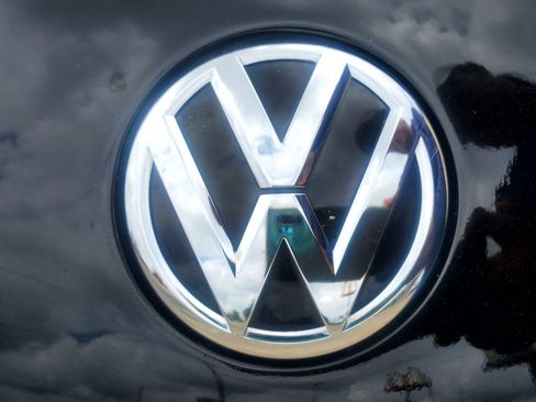 Used 2019 Volkswagen Beetle 2.0T S FWD image 11