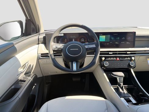 New 2026 Hyundai Tucson SEL image 17