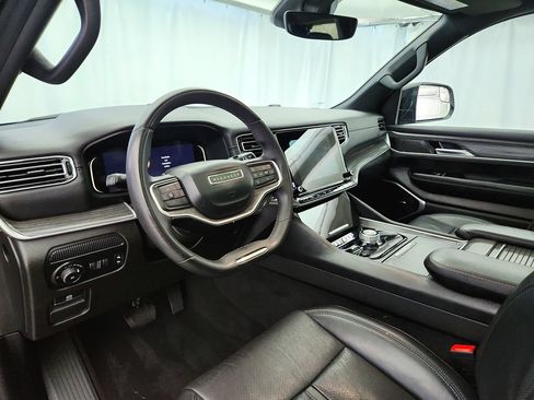 Used 2023 Jeep Wagoneer L Series II w/ Premium Group I AWD/4WD image 10