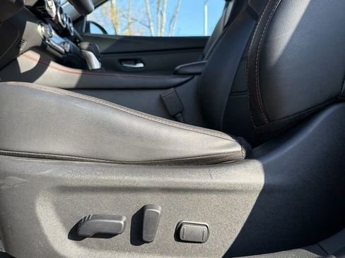 Used 2024 Nissan Sentra SR w/ SR Premium Package image 16