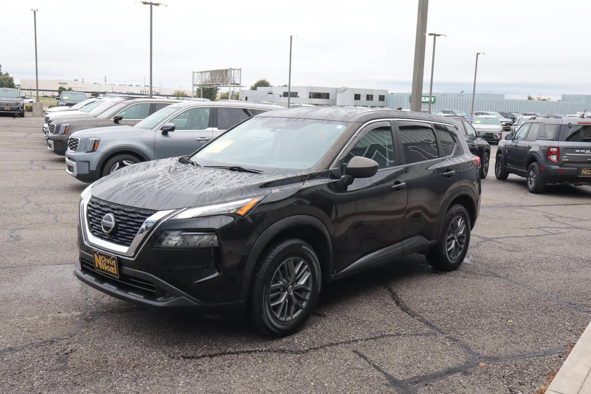 Used 2021 Nissan Rogue S FWD image 3