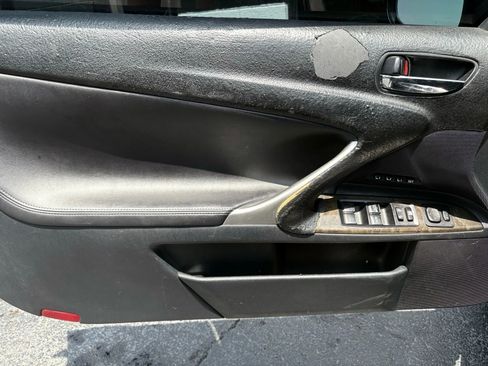 Used 2010 Lexus IS 250C image 10