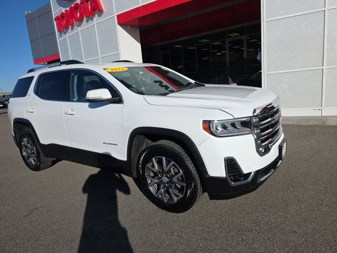 Used 2023 GMC Acadia SLT FWD image 1