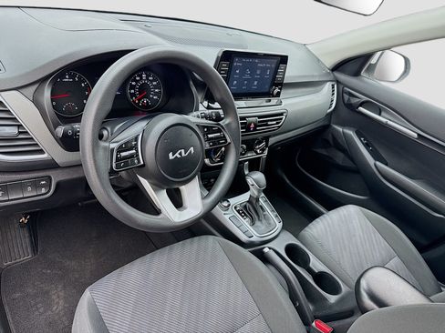 Used 2023 Kia Seltos LX AWD/4WD image 7