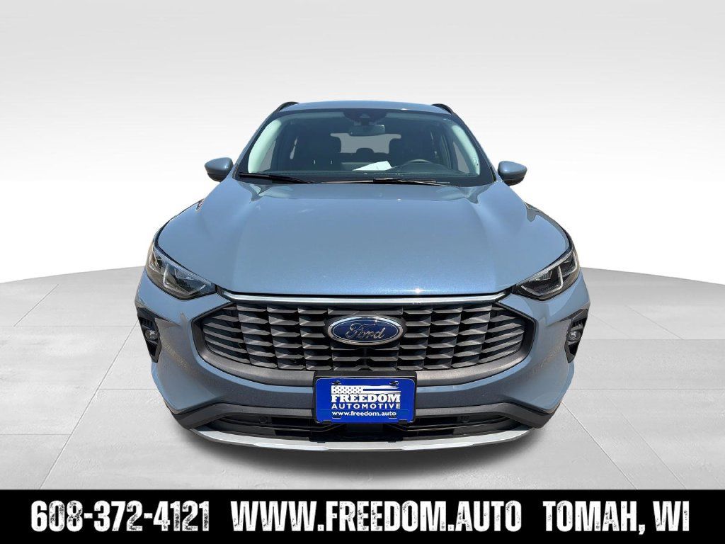 Used 2025 Ford Escape Platinum AWD/4WD image 8