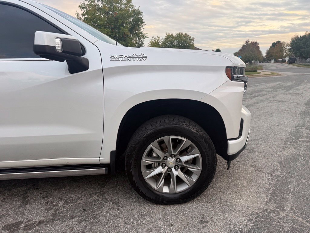 Used 2019 Chevrolet Silverado 1500 High Country w/ Technology Package AWD/4WD image 13