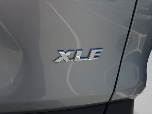 Used 2025 Toyota RAV4 XLE w/ Convenience Package FWD image 6