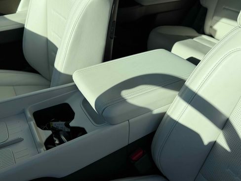 Used 2024 Hyundai Santa Fe Calligraphy image 27