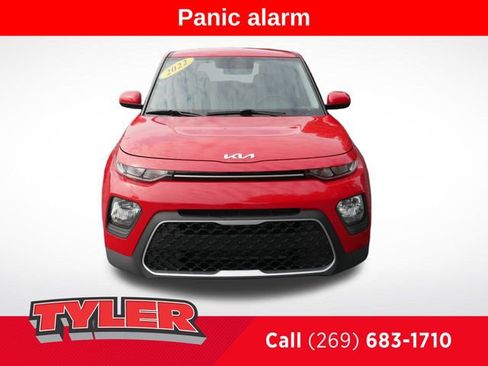 Used 2022 Kia Soul LX image 2