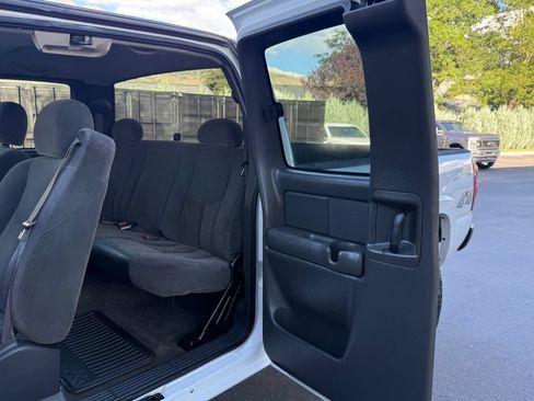 Used 2003 Chevrolet Silverado 2500 LS AWD/4WD image 29
