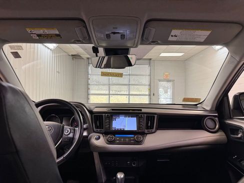 Used 2018 Toyota RAV4 Limited image 17