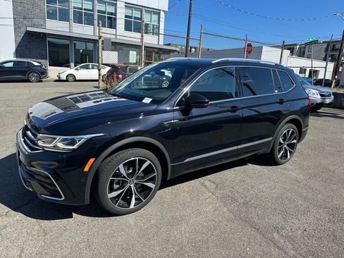Used 2022 Volkswagen Tiguan SEL R-Line AWD/4WD image 3