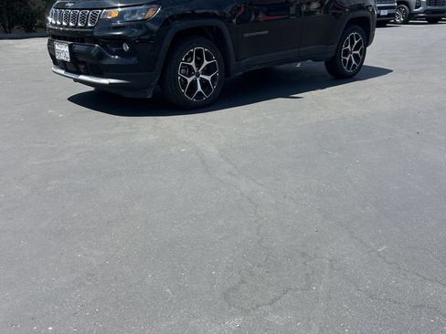Used 2025 Jeep Compass Limited AWD/4WD image 1