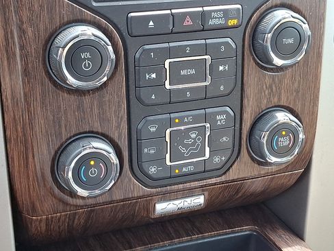 Used 2013 Ford F150 Lariat w/ Mid Equipment Group AWD/4WD image 15