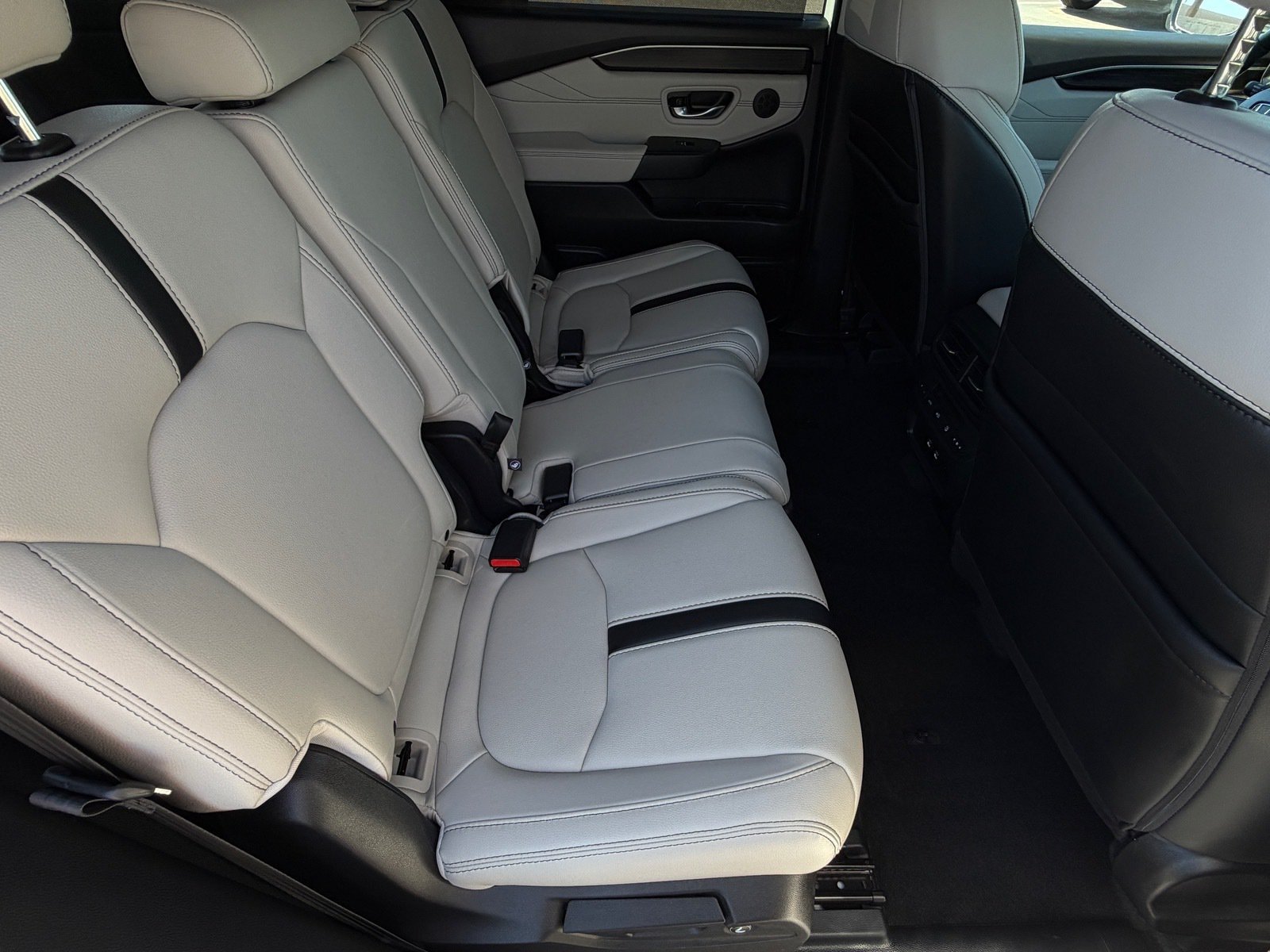 Used 2026 Honda Pilot Touring image 14