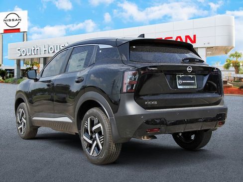 New 2026 Nissan Kicks SV image 3