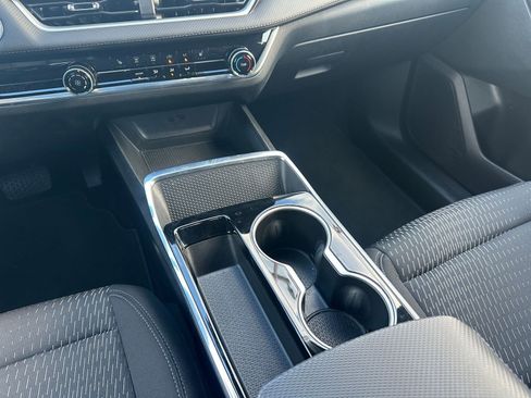 Used 2025 Chevrolet Equinox LT image 40