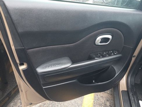Used 2016 Kia Soul Base image 15