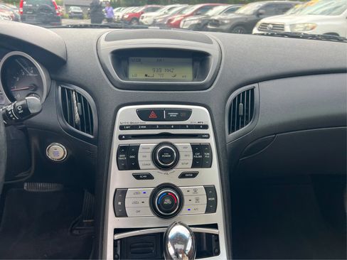 Used 2010 Hyundai Genesis 3.8 image 15