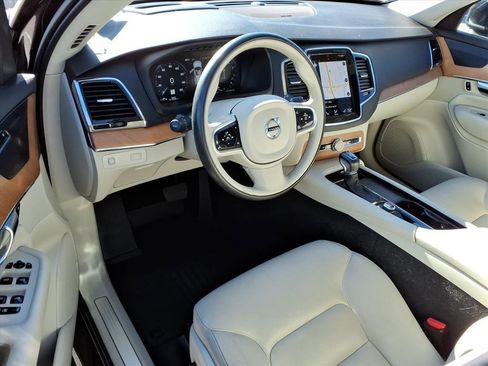 Used 2022 Volvo XC90 T6 Momentum image 17