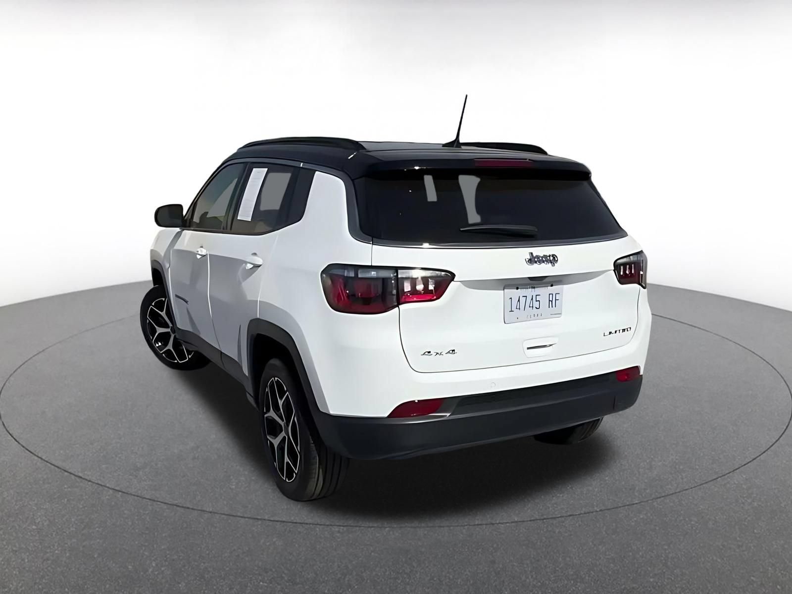Used 2025 Jeep Compass Limited AWD/4WD image 12