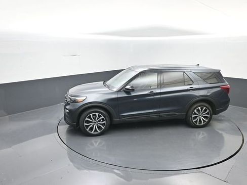 Used 2022 Ford Explorer ST-Line image 19