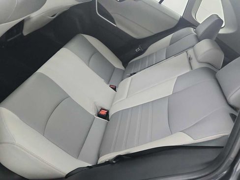 Used 2021 Toyota RAV4 XLE Premium AWD/4WD image 19