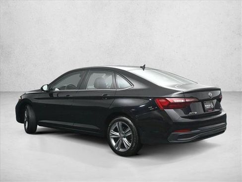 Used 2024 Volkswagen Jetta SE FWD image 6