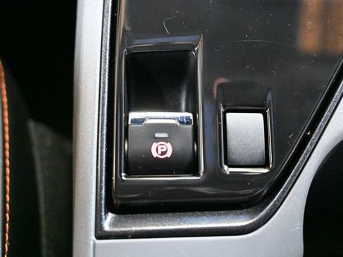 Used 2024 Subaru Crosstrek 2.5i Limited w/ Crosstrek Mirror Package image 27