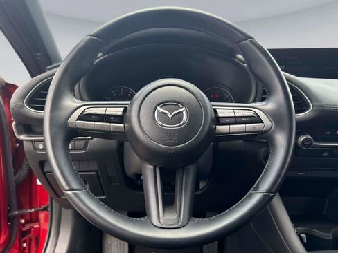 Used 2020 MAZDA MAZDA3 Hatchback FWD image 23