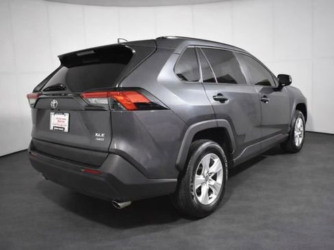 Used 2021 Toyota RAV4 XLE w/ XLE Grade Weather Package image 4