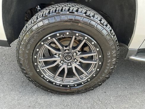 Used 2015 GMC Yukon XL Denali w/ Open Road Package AWD/4WD image 17