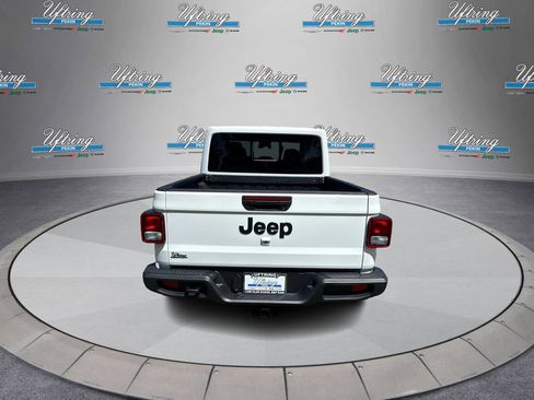 Used 2025 Jeep Gladiator Sport w/ Premium Package image 4