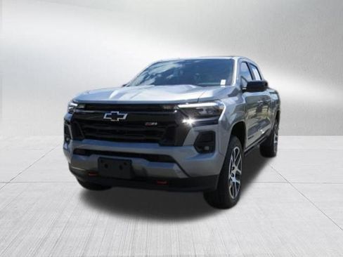 Used 2024 Chevrolet Colorado Z71 w/ Z71 Convenience Package 2 AWD/4WD image 7