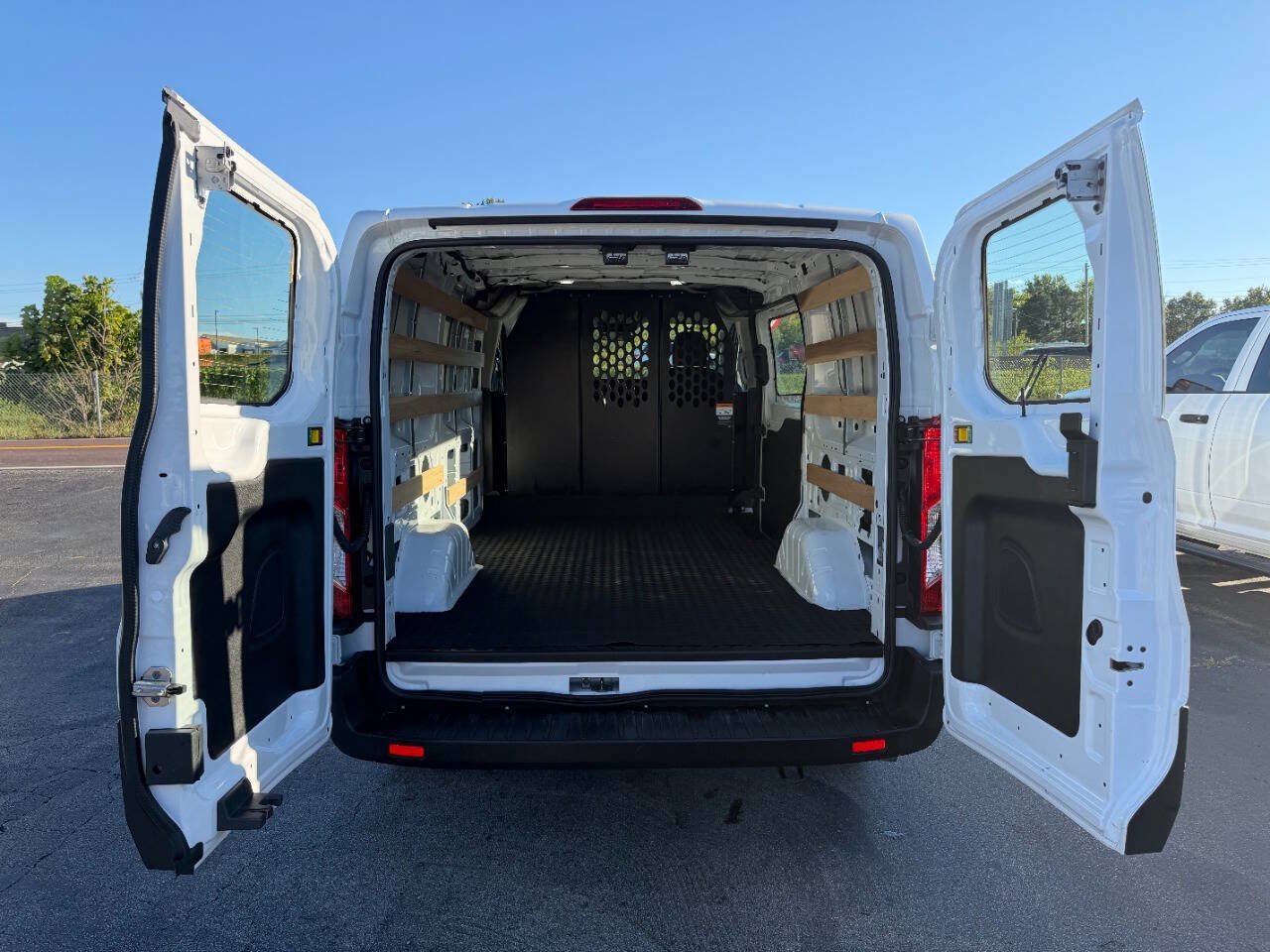 Used 2025 Ford Transit 250 Low Roof w/ Exterior Upgrade Package RWD image 19