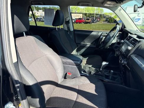 Used 2017 Toyota 4Runner TRD Off-Road AWD/4WD image 13